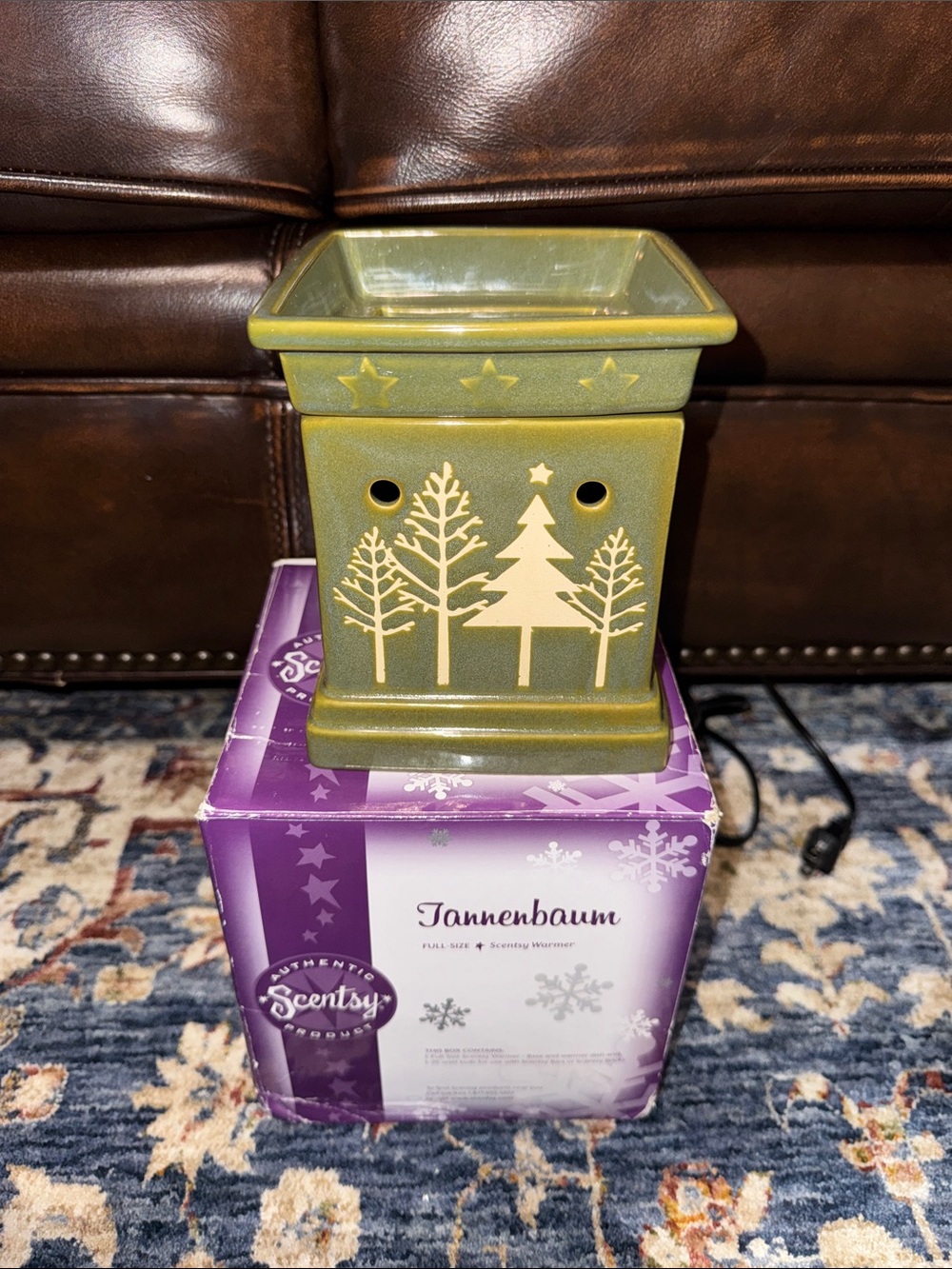 Scentsy Tannenbaum Christmas Pine Tree Wax Melt Fragrance Warmer Green w/Box